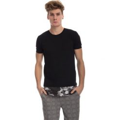 T-shirty męskie: T-shirt w kolorze czarnym