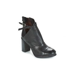 Botki Airstep / A.S.98 PETIAN. Czarne botki damskie marki Airstep / A.S.98, bez obcasa, bez zapięcia. Za 847,20 zł.