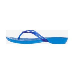 Crocs Isabella Japonki Niebieski. Niebieskie klapki damskie Crocs, w paski, z tkaniny, bez obcasa. Za 154,95 zł.