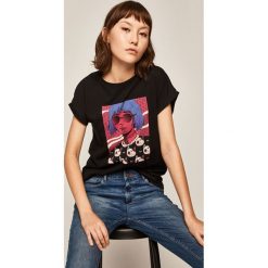 Medicine - T-shirt Manifesto. Czarne t-shirty damskie MEDICINE, s, z nadrukiem, z bawełny, z okrągłym kołnierzem. Za 59,90 zł.