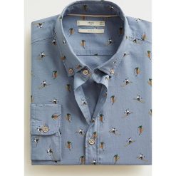 Mango Man - Koszula Marco. Niebieskie koszule męskie Mango Man, s, bez wzorów, z bawełny, casualowe, button down, z długim rękawem. W wyprzedaży za 69,90 zł.