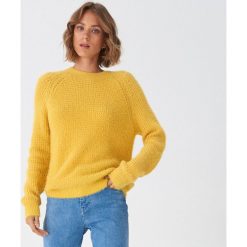 Sweter - Żółty. Żółte swetry damskie House, s, bez wzorów, bez rękawów, bez kaptura. Za 89,99 zł.