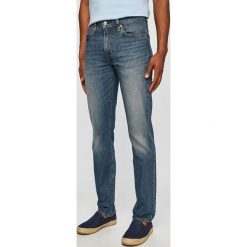 Levi's - Jeansy. Niebieskie jeansy męskie Levi's®, s, z aplikacjami. W wyprzedaży za 379,90 zł.