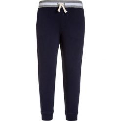Polo Ralph Lauren PANT BOTTOMS Spodnie treningowe newport navy. Niebieskie spodnie chłopięce Polo Ralph Lauren, z bawełny. Za 249,00 zł.