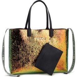 Torebka TOMMY HILFIGER - Iconic Tommy Tote Irri AW0AW07083 901. Żółte torebki klasyczne damskie TOMMY HILFIGER, bez wzorów, ze skóry ekologicznej, klasyczne, bez dodatków. Za 579,00 zł.