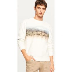 Bluza z górzystym nadrukiem - Kremowy. Białe bluzy męskie z nadrukiem marki Reserved, s. Za 69,99 zł.