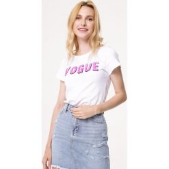Biały T-shirt Radicalise. Białe bluzki damskie Born2be, s, z nadrukiem, z jeansu, klasyczne, z okrągłym kołnierzem, z krótkim rękawem. Za 79,99 zł.