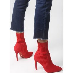 Czerwone Botki Vanilla Sol. Czerwone botki damskie Born2be, bez obcasa, na obcasie, bez zapięcia. Za 129,99 zł.