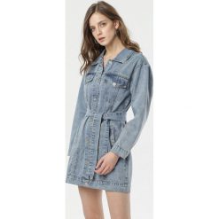 Niebieska Kurtka Nementia. Niebieskie kurtki damskie Born2be, s, bez wzorów, z jeansu, eleganckie, długie, bez kaptura. Za 179,99 zł.