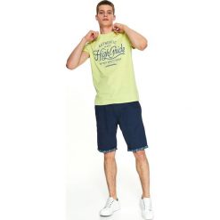 T-shirt z nadrukiem. Zielone t-shirty męskie Top Secret, na zimę, xl, z nadrukiem, z bawełny, z okrągłym kołnierzem, krótkie. W wyprzedaży za 14,99 zł.