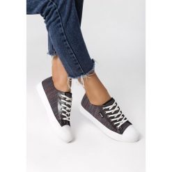 Czarne Trampki Feels Good. Czarne trampki i tenisówki damskie Born2be, bez wzorów, bez zapięcia. W wyprzedaży za 34,99 zł.