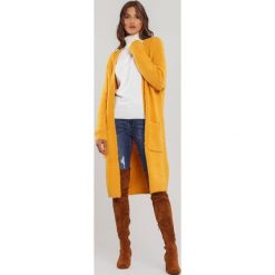Musztardowy Kardigan Eastchester. Żółte swetry damskie Renee, uniwersalny, bez wzorów. Za 159,99 zł.