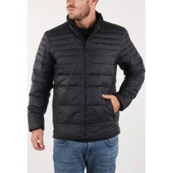 Oakley Kurtka Czarny. Czarne płaszcze męskie Oakley, na wiosnę, s, bez wzorów, z poliesteru, bez kaptura. Za 550,95 zł.