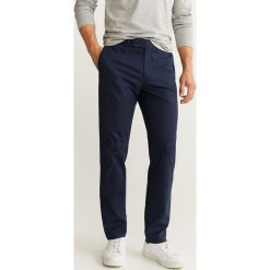 Mango Man - Spodnie 53033702. Spodnie męskie Mango Man, na co dzień, l, bez wzorów, z bawełny, casualowe. W wyprzedaży za 139,90 zł.