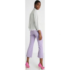 Banana Republic SHRUNKEN STRIPE Żakiet light blue. Niebieskie kurtki damskie Banana Republic, bez wzorów, z elastanu. Za 509,00 zł.