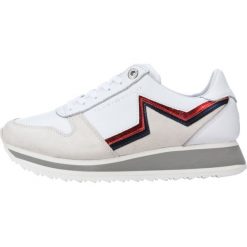 Tommy Hilfiger Tenisówki Biały. Białe trampki i tenisówki damskie TOMMY HILFIGER, bez wzorów, ze skóry, bez zapięcia. Za 498,95 zł.