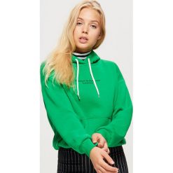 Bluzy damskie: Bluza hoodie z napisem - Zielony