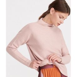 Sweter ze stójka - Różowy. Różowe swetry damskie Reserved, s, bez wzorów, bez rękawów, bez kaptura. Za 79,99 zł.