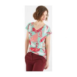 T-shirt damski. T-shirty damskie Promod, bez wzorów, z dekoltem na plecach. Za 89,90 zł.
