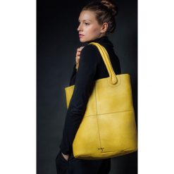 Torebka skórzana żółta Magnifica marki Bolsa. Żółte torebki klasyczne damskie marki Pakamera, ze skóry, na ramię. Za 566,00 zł.
