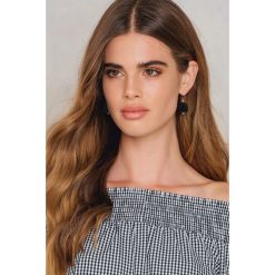 Kolczyki damskie: NA-KD Accessories Kolczyki w kształcie okrągłych kul – Black