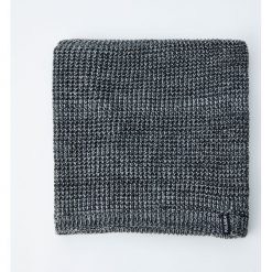 Ocieplany szalik w formie komina. Szare szaliki męskie Pull&Bear. Za 69,90 zł.