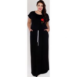 Czarna sukienka maxi długa z kieszeniami i sznurkiem oversize PLUS SIZE. Czarne sukienki damskie Moda Size Plus Iwanek, na co dzień, na lato, s, bez wzorów, z elastanu, bez kołnierzyka, plus size, z długim rękawem, długie, mini, oversize. Za 155,00 zł.