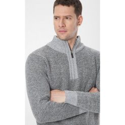 Szary Golf Isirryss. Szare bluzy męskie Born2be, xl, bez wzorów, z golfem, bez rękawów, bez kaptura. Za 69,99 zł.