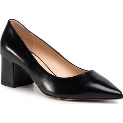 Półbuty SOLO FEMME - 48901-01-A19/E45-04-00 Czarny. Czarne czółenka damskie Solo Femme, bez wzorów, ze skóry, bez obcasa, na obcasie. W wyprzedaży za 269,00 zł.
