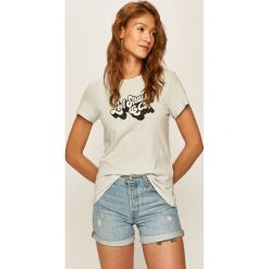 Levi's - T-shirt. Niebieskie bluzki damskie Levi's®, s, z nadrukiem, z bawełny, z okrągłym kołnierzem. W wyprzedaży za 49,90 zł.