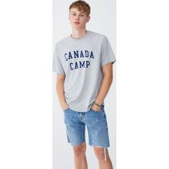 Bermudy jeansowe regular. Szare bermudy męskie marki Pull&Bear, z jeansu. Za 109,00 zł.