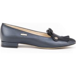 Balerinki z frędzlami - skóra naturalna - model 046 - kolor granat metaliczny. Szare baleriny damskie Zapato, bez wzorów, z jeansu, klasyczne, bez obcasa, na obcasie. W wyprzedaży za 239,20 zł.