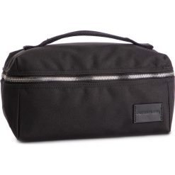 Kosmetyczka CALVIN KLEIN JEANS - Sport Essentials Washbag K50K504545 001. Czarne kosmetyczki męskie marki Calvin Klein Jeans, bez wzorów, z jeansu, sportowe. Za 229,00 zł.