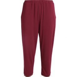 DAY Birger et Mikkelsen DAY SWAG Spodnie treningowe winetasting. Czerwone spodnie sportowe damskie marki DAY Birger et Mikkelsen, l, z elastanu. W wyprzedaży za 377,40 zł.