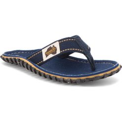 Japonki GUMBIES - Islander Dark Denim. Niebieskie klapki damskie Gumbies, bez wzorów, z tworzywa sztucznego, bez obcasa. W wyprzedaży za 89,00 zł.