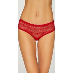 Etam - Figi Stardust. Czerwone majtki damskie marki Etam, bez wzorów, z elastanu. W wyprzedaży za 49,90 zł.