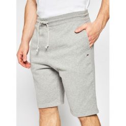 Szorty sportowe Tommy Jeans Tjm Classic DM0DM06034. Szare spodenki sportowe męskie Tommy Jeans, m, bez wzorów, z bawełny, sportowe. Za 299,00 zł.