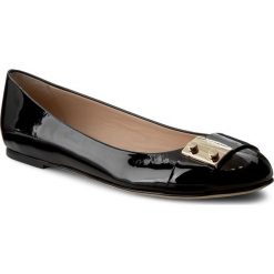 Baleriny FURLA - Metropolis 872264 S Y916 X70 Onyx. Czarne baleriny damskie marki Furla, z aplikacjami, ze skóry, eleganckie, bez obcasa, na obcasie. Za 850,00 zł.