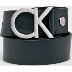 Calvin Klein Jeans - Pasek skórzany. Niebieskie paski męskie Calvin Klein Jeans, w paski, z jeansu. Za 219,90 zł.