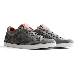 Skórzane sneakersy "Corby" w kolorze szarym. Szare sneakersy męskie Travelin', z okrągłym noskiem, na sznurówki. W wyprzedaży za 289,95 zł.