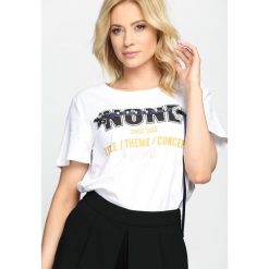 Biały T-shirt None. Białe t-shirty damskie marki Born2be, s, z nadrukiem, z okrągłym kołnierzem. Za 39,99 zł.