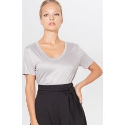 Koszulka z wiskozy - Jasny szary. Szare koszulki damskie Mohito, xl, z wiskozy. W wyprzedaży za 29,99 zł.