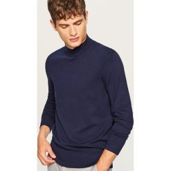 Sweter z półgolfem - Granatowy. Niebieskie swetry klasyczne męskie marki Reserved, l. Za 69,99 zł.
