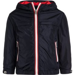 Polo Ralph Lauren Kurtka przeciwdeszczowa college navy. Niebieskie kurtki męskie marki Polo Ralph Lauren, z materiału. W wyprzedaży za 305,10 zł.