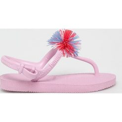 Havaianas - Sandały dziecięce. Różowe sandały dziewczęce Havaianas, z materiału, na klamry. W wyprzedaży za 69,90 zł.