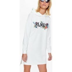 Bluza damska z kapturem oraz nadrukiem, aplikacją. Białe bluzy damskie Top Secret, na lato, z nadrukiem, z jeansu, z długim rękawem, długie, z kapturem. Za 89,99 zł.