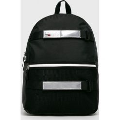 Tommy Jeans - Plecak. Czarne plecaki męskie Tommy Jeans, bez wzorów, z poliesteru. W wyprzedaży za 299,90 zł.