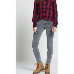 Wrangler - Spodnie Marbled Stone. Szare spodnie damskie Wrangler, z elastanu. W wyprzedaży za 179,90 zł.