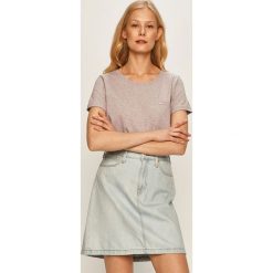 Lee - T-shirt. Fioletowe bluzki damskie Lee, s, bez wzorów, z bawełny, z okrągłym kołnierzem. W wyprzedaży za 119,90 zł.