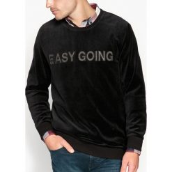 Bluza welurowa z napisem. Czarne bluzy męskie rozpinane marki R essentiel, l, z napisami, z bawełny, z długim rękawem, długie. Za 104,96 zł.
